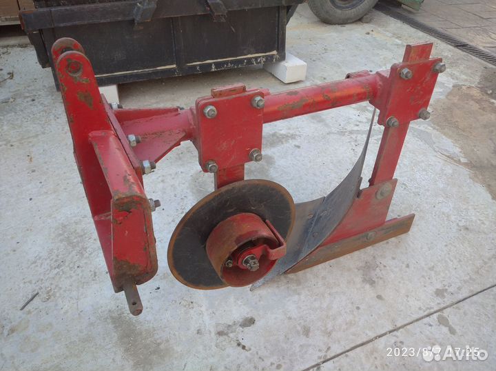 Плуг для минитрактора кмз-012