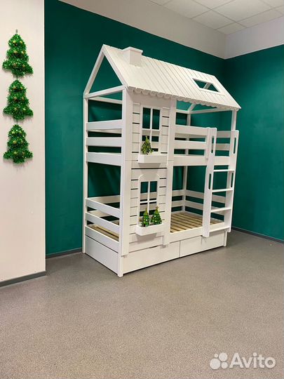 Двухъярусная кровать