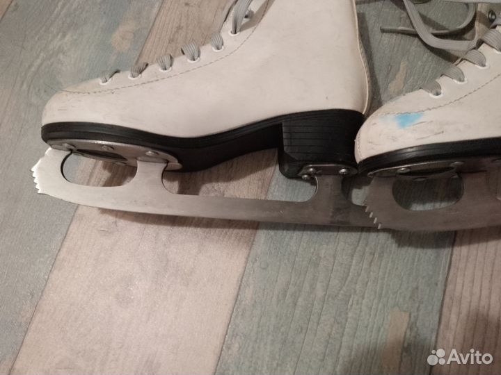 Коньки фигурные детские 34 размер
