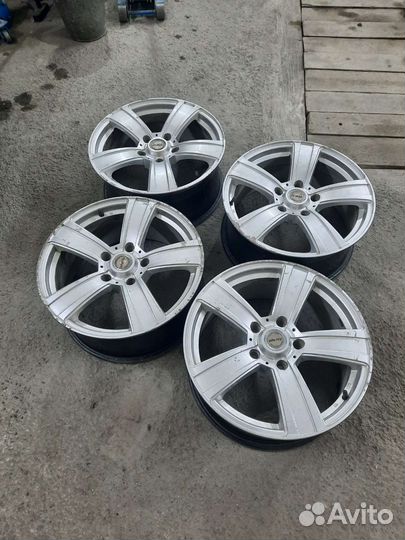 Продам комплект дисков