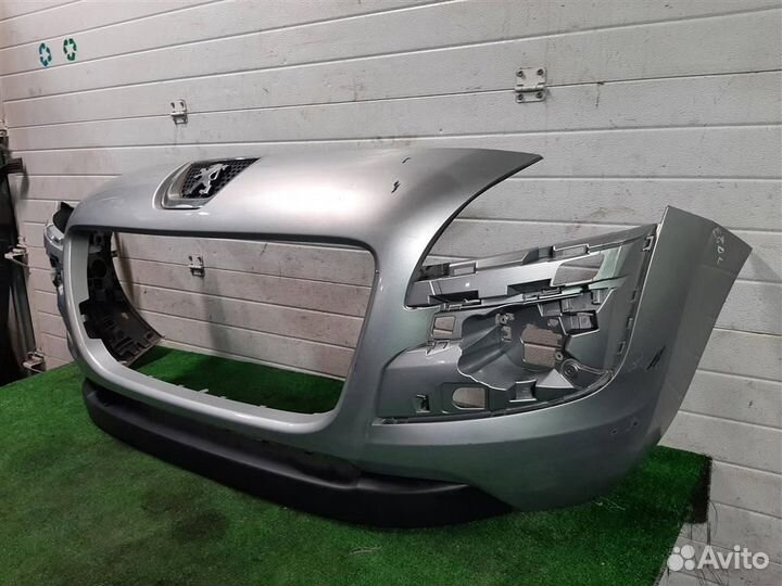 Бампер передний Peugeot 3008 2010