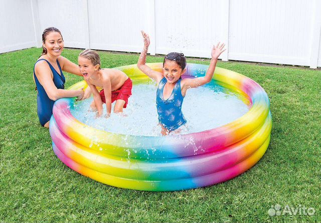 Надувной бассейн