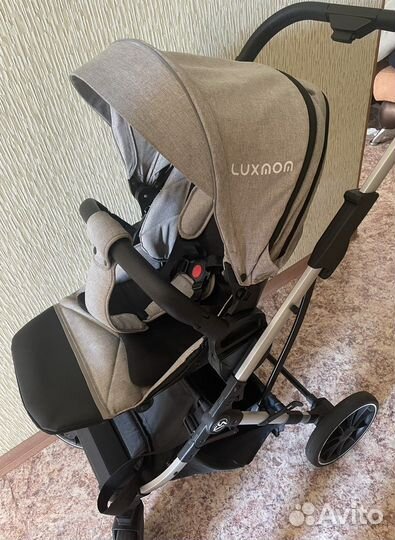 Прогулочная коляска luxmom