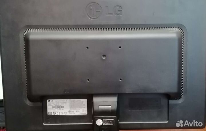 Монитор LG Flatron W2242T, 1680x1050, 75 Гц