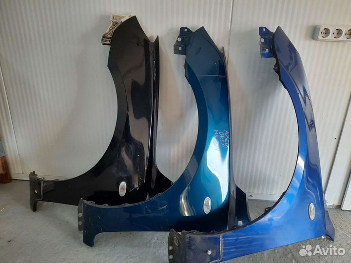 Крыло переднее левое Мазда 3 вк хэчбек