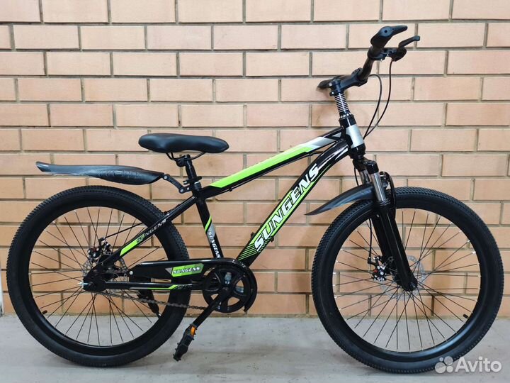 Велосипед новый, колёса 24 дюйма, чёрно-зелёный
