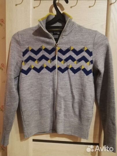Продам Кофту на мальчика рост 140