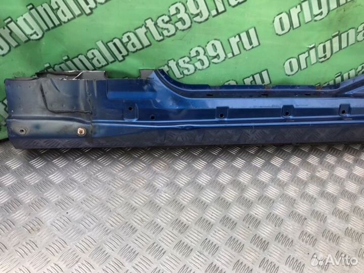 Порог кузова левый Mercedes-Benz C-Class W203