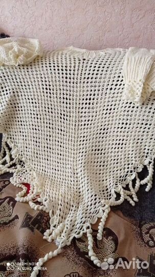 Комплект :пончо, митенки,берет