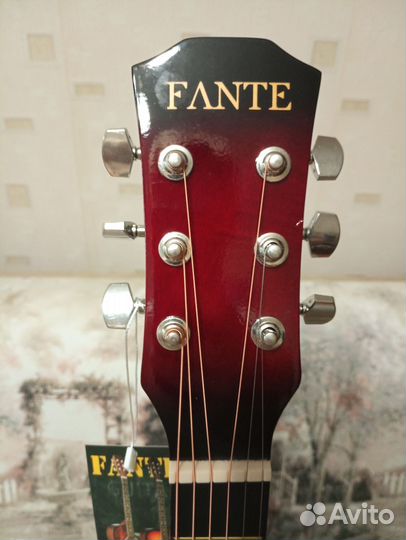 Акустическая гитара