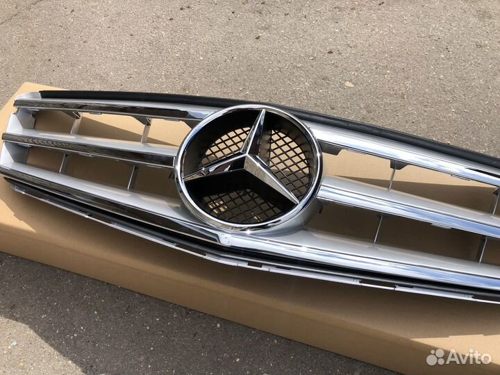 Решетка радиатора Mercedes C204 W204