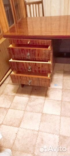 Письменный стол