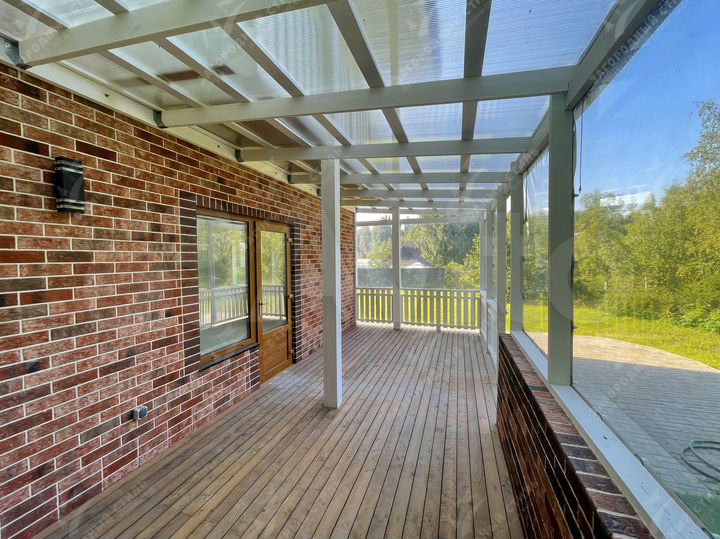 Коттедж 185 м² на участке 12,5 сот.