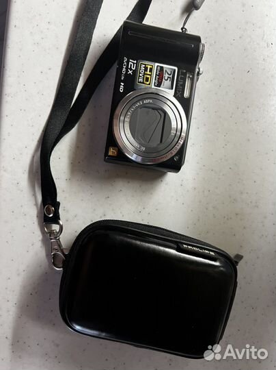 Компактный фотоаппарат