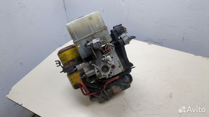 Цилиндр тормозной главный Lexus LX, 2000