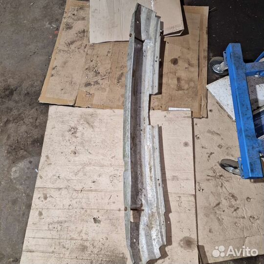 Усилитель бампера задний BMW E39