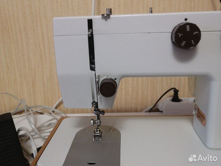 Швейная машина Чайка 143А