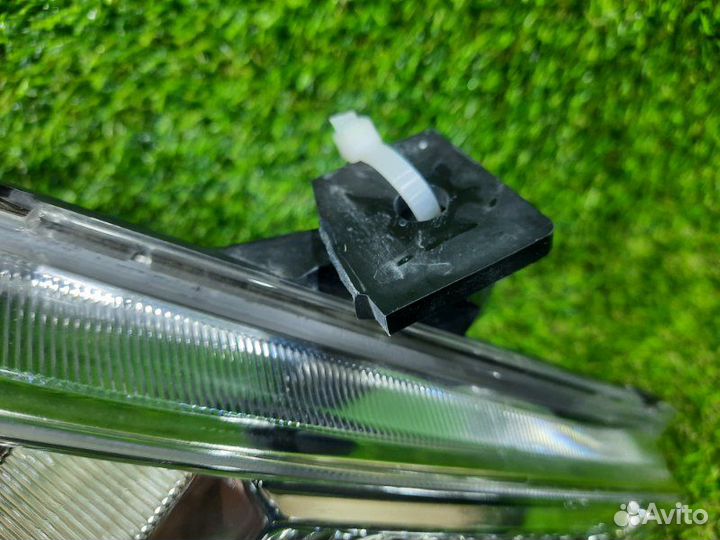 Фара передняя правая Honda Edix BE1