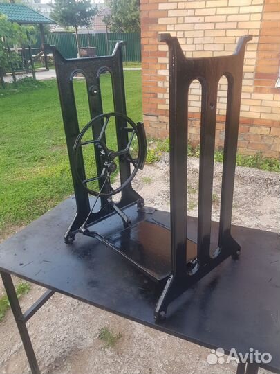 Станина под швейную машинку