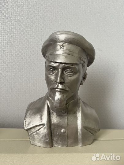 Бюст Дзержинского