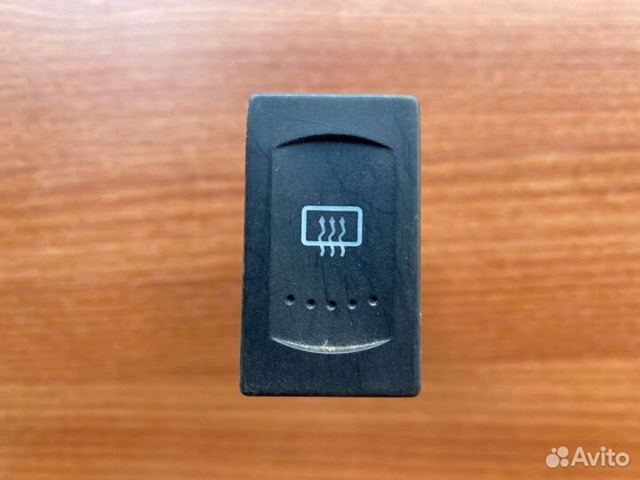 Кнопка включения обогрева стекла Volkswagen Passat
