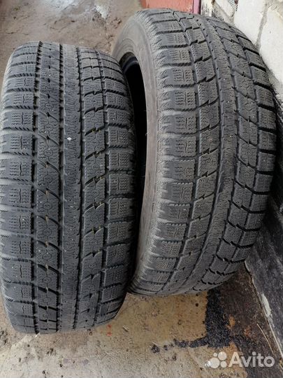 Toyo Observe G3-Ice 215/55 R17