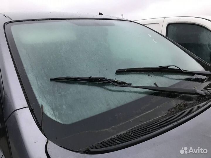 Лобовое стекло Nissan Note Ниссан Нот 2008г