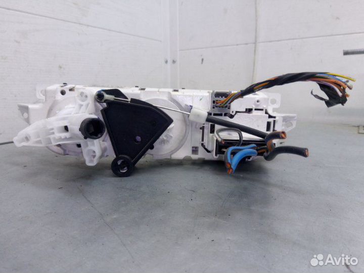 Блок управления отопителем Ford Focus 2 хэтчбек