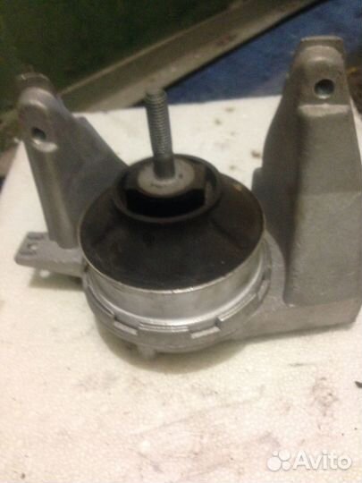Опора двигателя правая