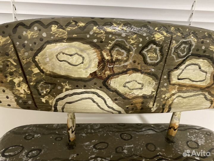 Статуэтка на подставке рыба