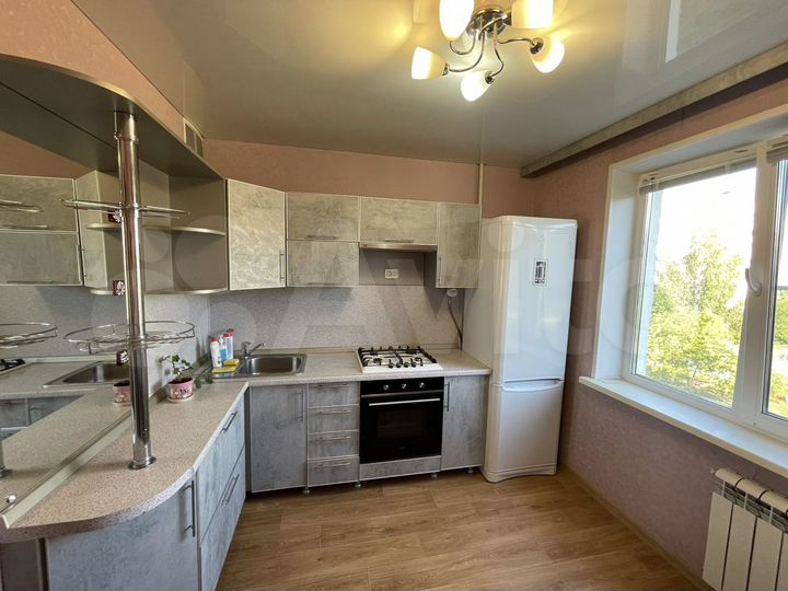 2-к. квартира, 58 м², 7/10 эт.