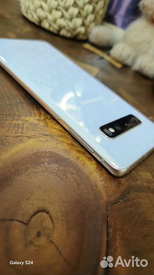 Samsung Galaxy S10, 8/128 ГБ