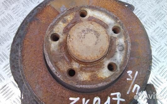 Ступица задняя правая opel vivaro (ZKR17NY01)