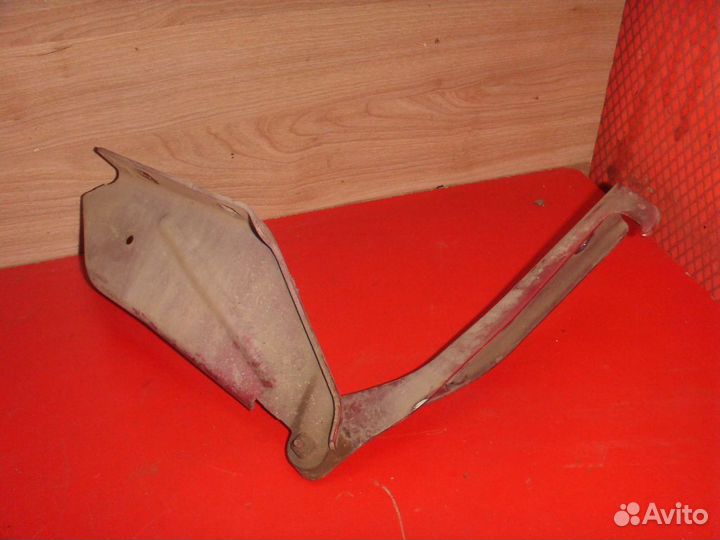 Петля капота правая 19207222 Cadillac SRX Кадиллак