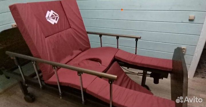 Медицинская кровать для лежачих больных