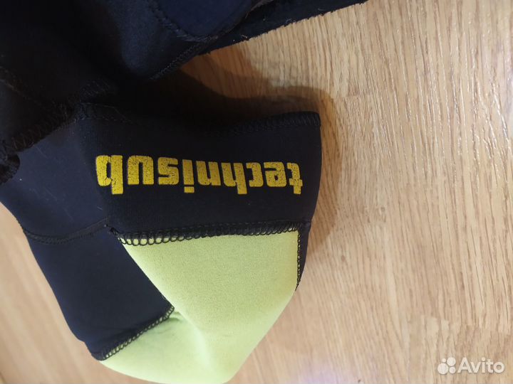 Гидрокостюм