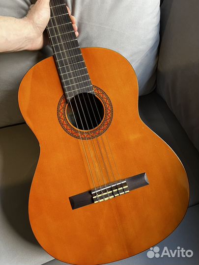 Гитара yamaha c40 с чехлом, подставкой и струнами