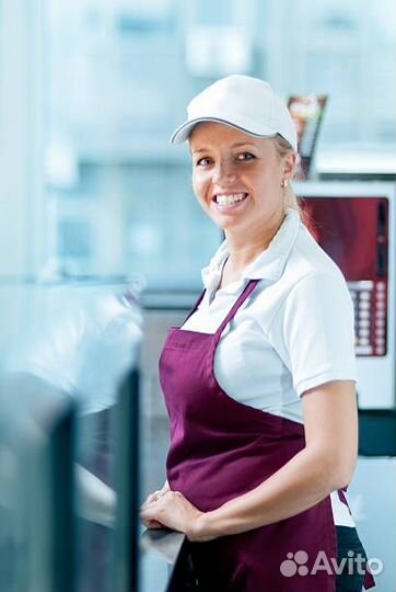 Кухонный работник в школьную столовую