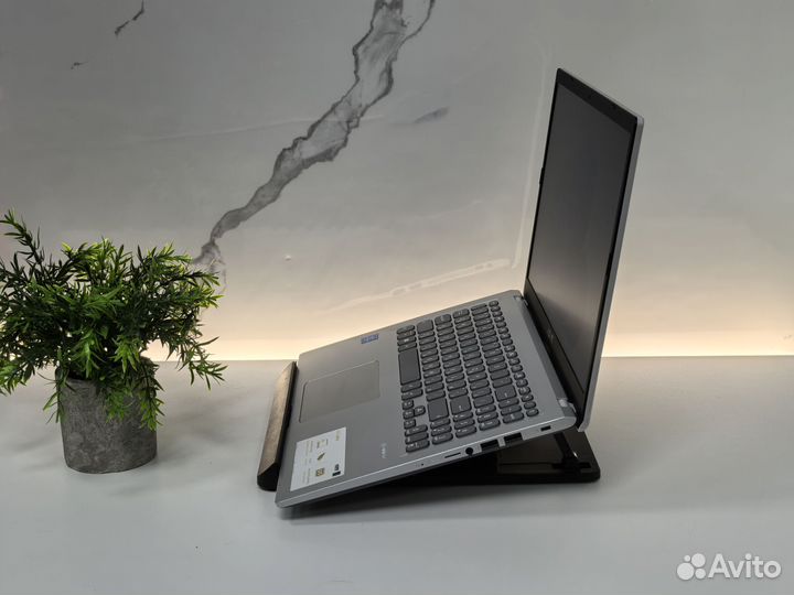 Ноутбук 15.6