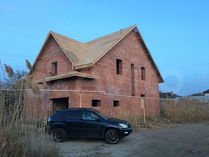 Коттедж 264 м² на участке 7 сот.