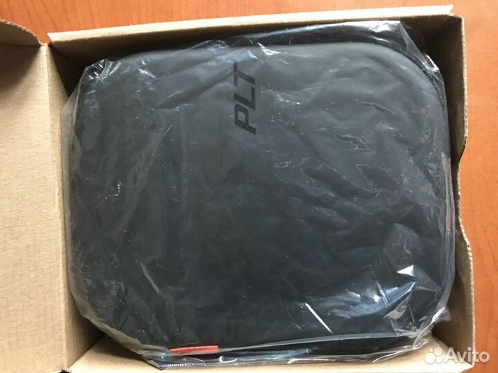 Беспроводная гарнитура Plantronics Voyager 6200 UC