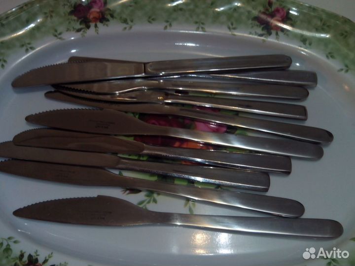 Набор из ложек и вилок с ножами