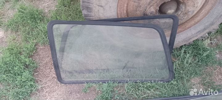 Стекла задние боковые от оки