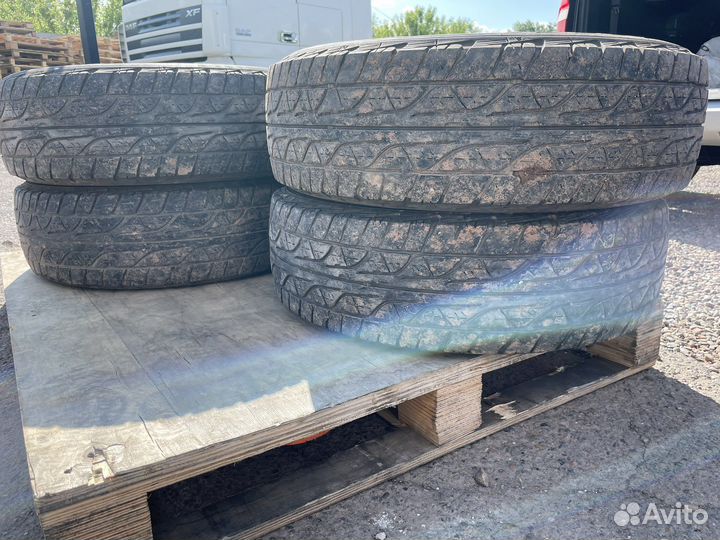 Dunlop Grandtrek AT3 215/70 R16 100