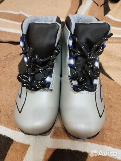 Лыжные ботинки