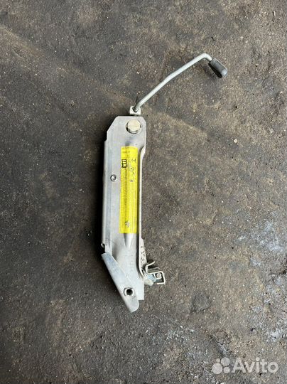 Домкрат Audi A4 B6 B7 8E0011031M