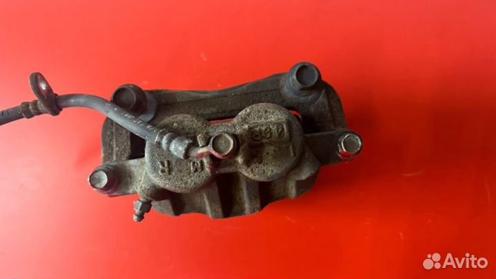 Суппорт передний правый Honda Elysion RR1 2.4 AT