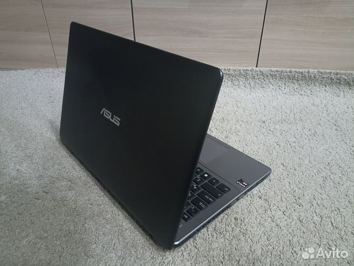 Игровой Asus K550D 4ядра,SSD,2 видяхи,АКБ новая