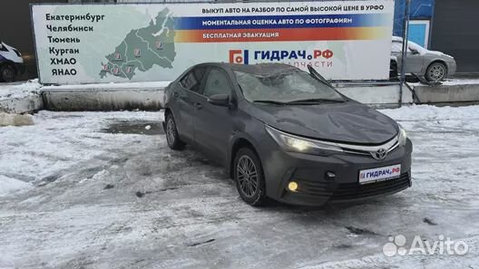 Накладка декоративная Toyota Corolla E18 588170219