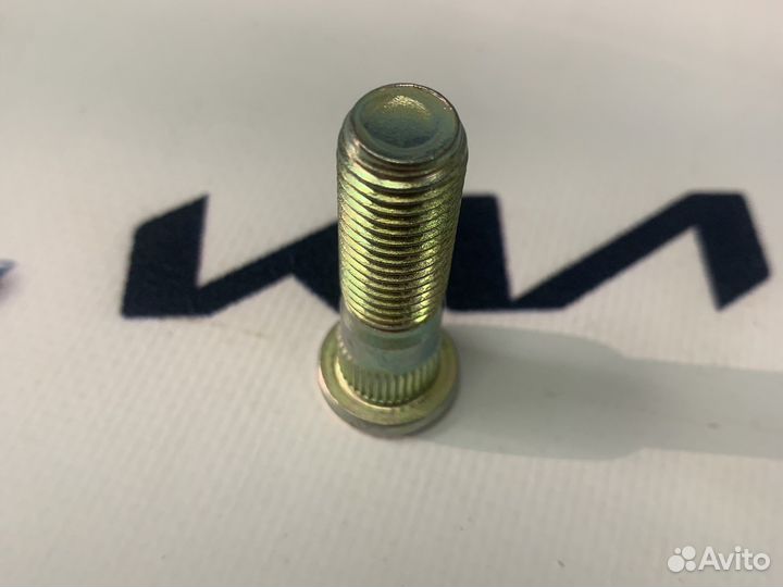 Шпилька ступицы переднего колеса Kia Rio 3/Solaris